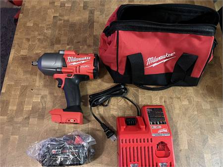 Milwaukee Impact Drill With Battery
