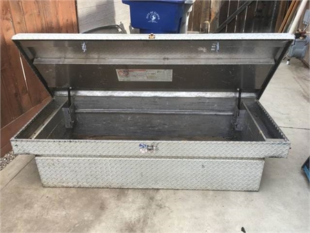  Truck bed aluminum tool box 