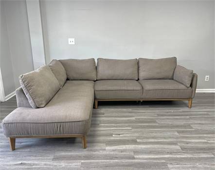 ( Free Delivery ) Large Modern Gray Sectional Couch