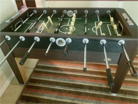 FOOSBALL TABLE SPORTCRAFT--EXCELLENT LIKE NEW