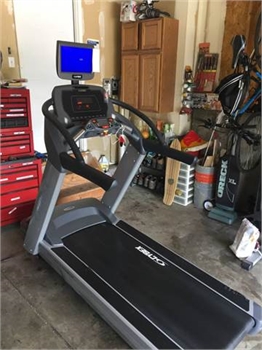  Excellent condition commercial Cybex Treadmill 