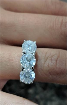 Beautiful 3 Caret Diamond three-stone ring HUGE quality 14k white gold 