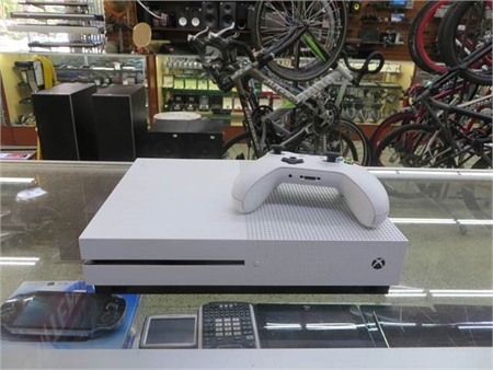  Microsoft XBOX One S - White - Game Console 