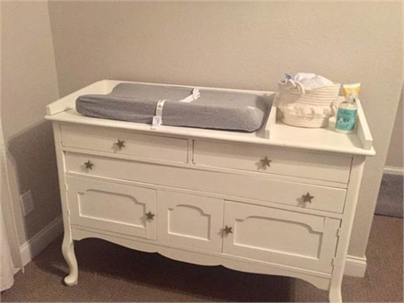  Stylish baby changing table