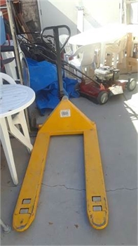 pallet jack 4400lbs New condition 