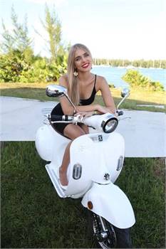 Electric Scooter/Moped Vespa Style!! Brand NEW!