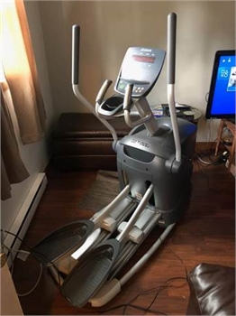  Octane Fitness Cross Trainer - Excellent Condition
