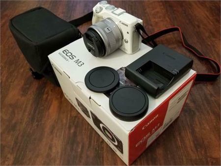 Canon EOS M3 15-45mm lens camera