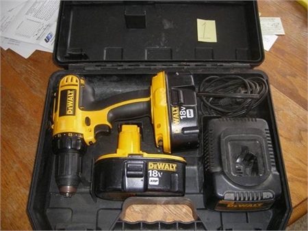  TWO (2) 18 V DEWALT DRILL, 2 BATTERIES , CHARGER AND CASE $90 EACH