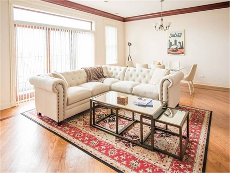 Gorgeous Penthouse in Lincoln Park - This 3 Bed Vacation Rental Sleeps 6 Starting at $251/Night